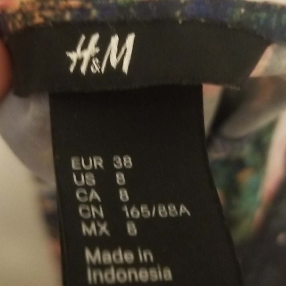 H&M Top - Picture 3 of 3